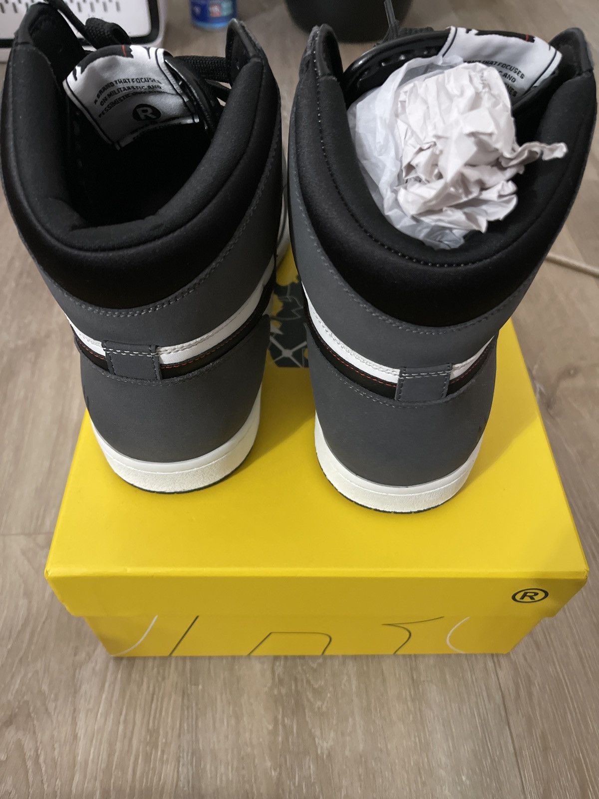 Other Resurgence Shoes Size US 9.5 / EU 42-43 - 3 Thumbnail
