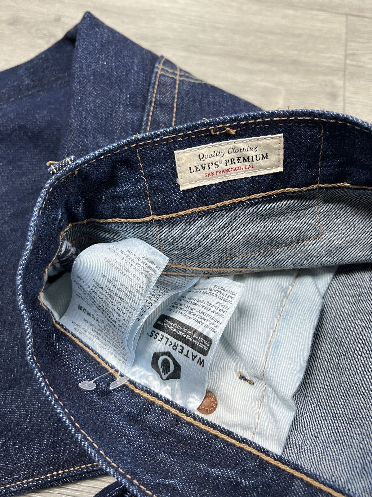 Levi's Mens Jeans Levi's 501 Original Straight Fit Big E Size 33/34 Size US 33 - 12 Thumbnail
