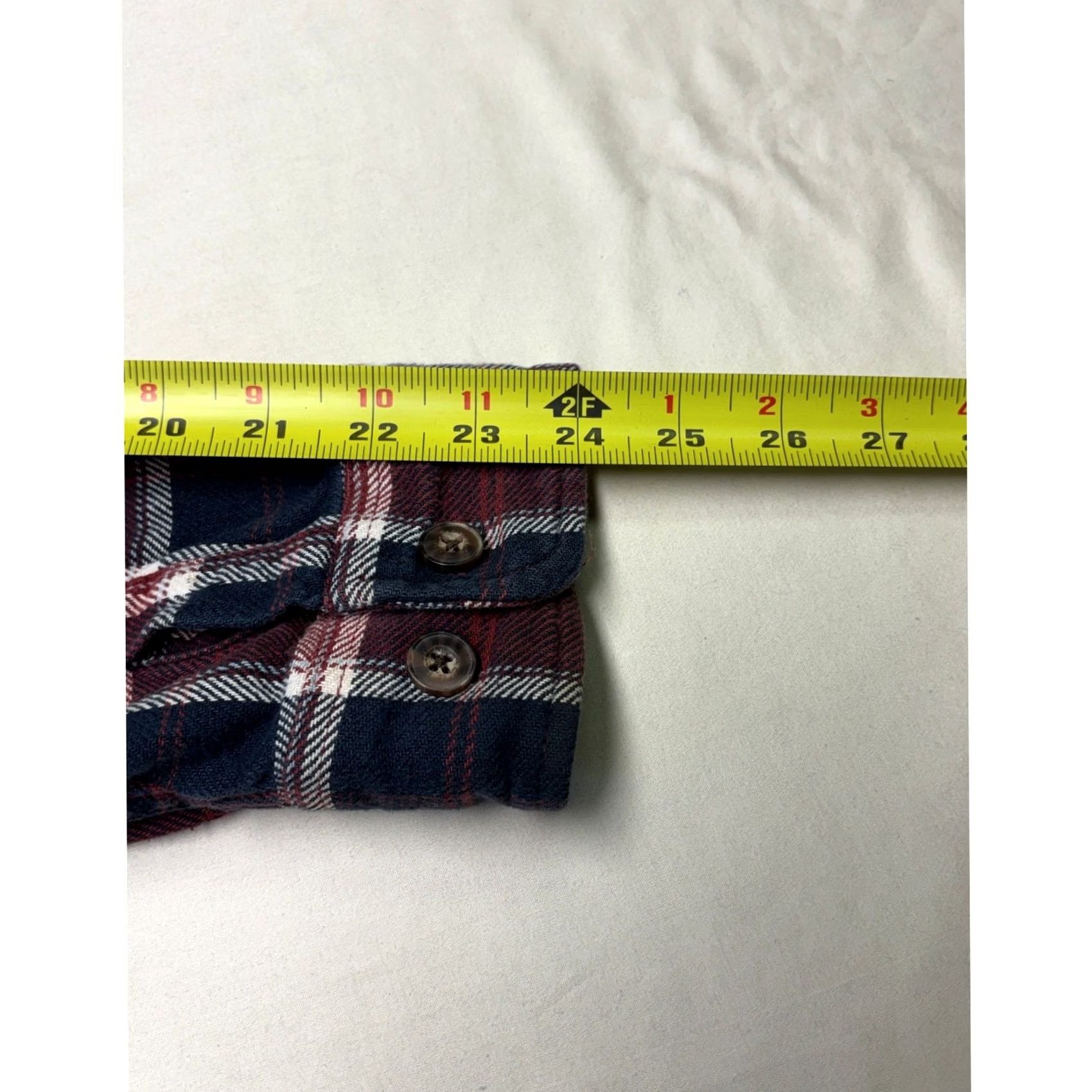 Duluth Trading Company Duluth Trading Co Flannel Shirt Men L Long Sleeve Plaid Red Navy Button-Up Chest 44 in Casual Workwear Size US L / EU 52-54 / 3 - 8 Thumbnail