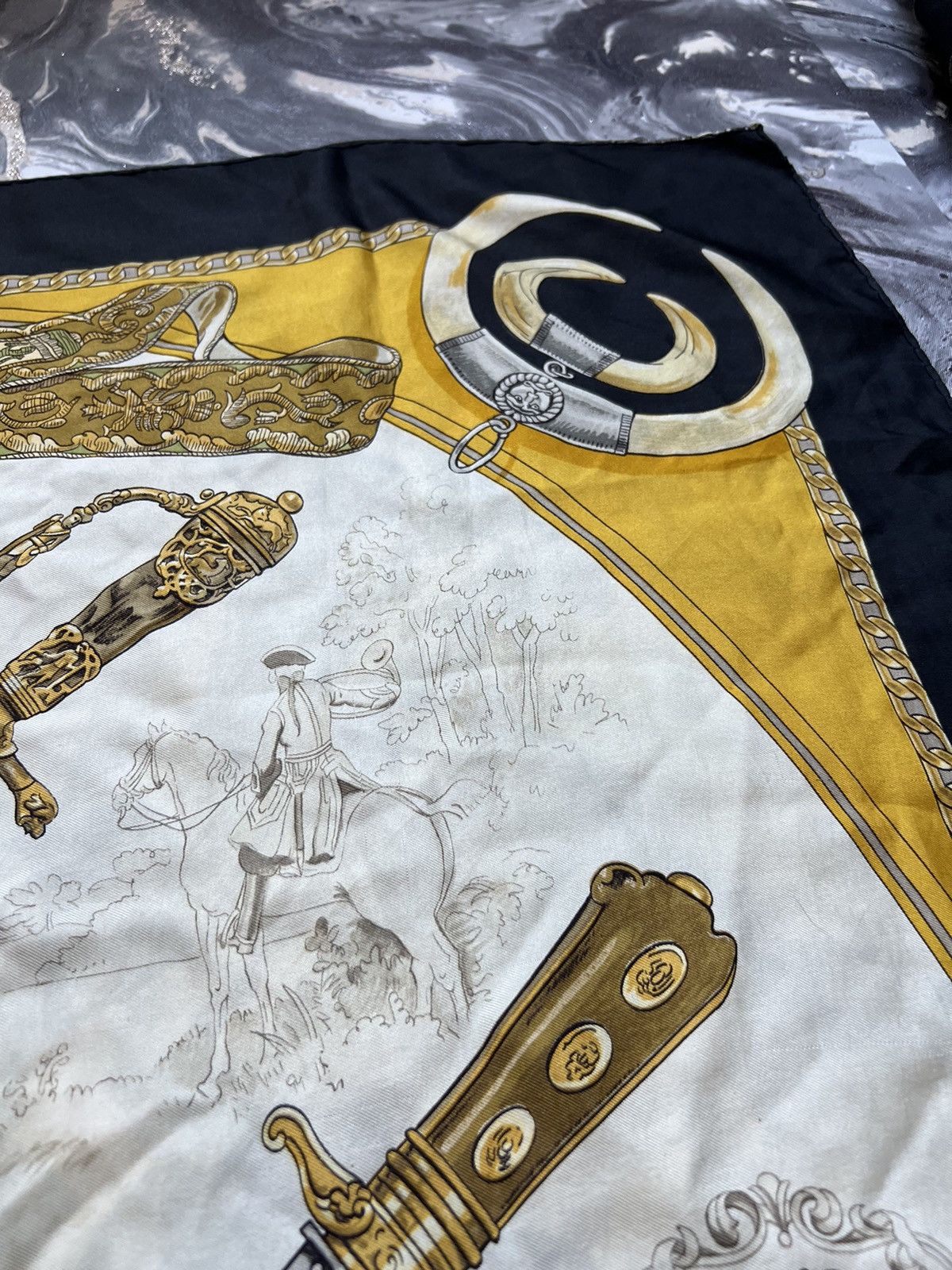 Hermes Rare Hermes Ledoux vintage Hunting weapon Silk Scarf Shawl Size ONE SIZE - 6 Thumbnail