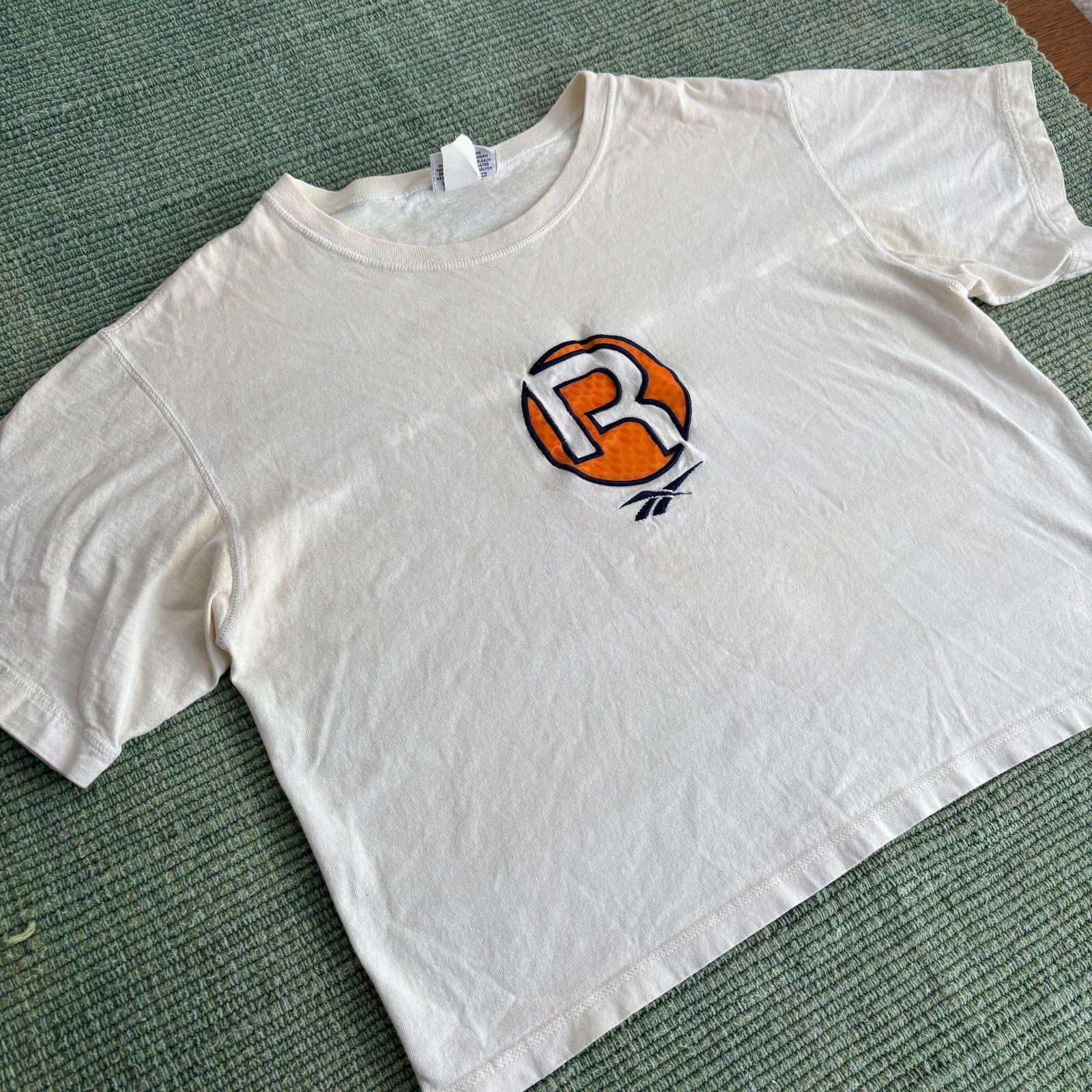 Reebok × Vintage 90s Crop Fit Vintage Reebok Cotton Tee Shirt Sz L Size US L / EU 52-54 / 3 - 7 Thumbnail