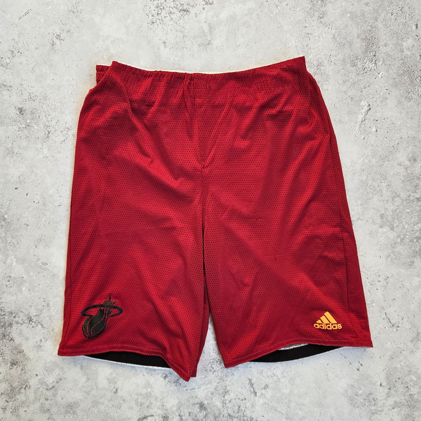Adidas Reversible Miami Heat Basketball Shorts Size US 30 / EU 46 - 3 Thumbnail