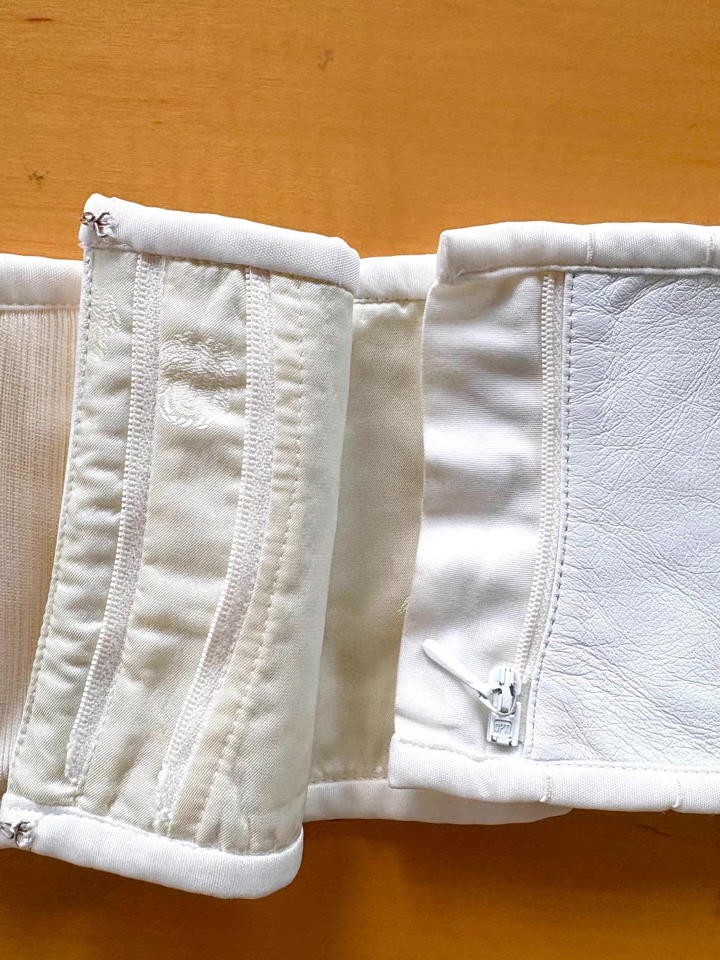Versace Gianni Versace Genuine Leather Panel Waist Cincher。Ｑ21 Size M / US 6-8 / IT 42-44 - 6 Thumbnail