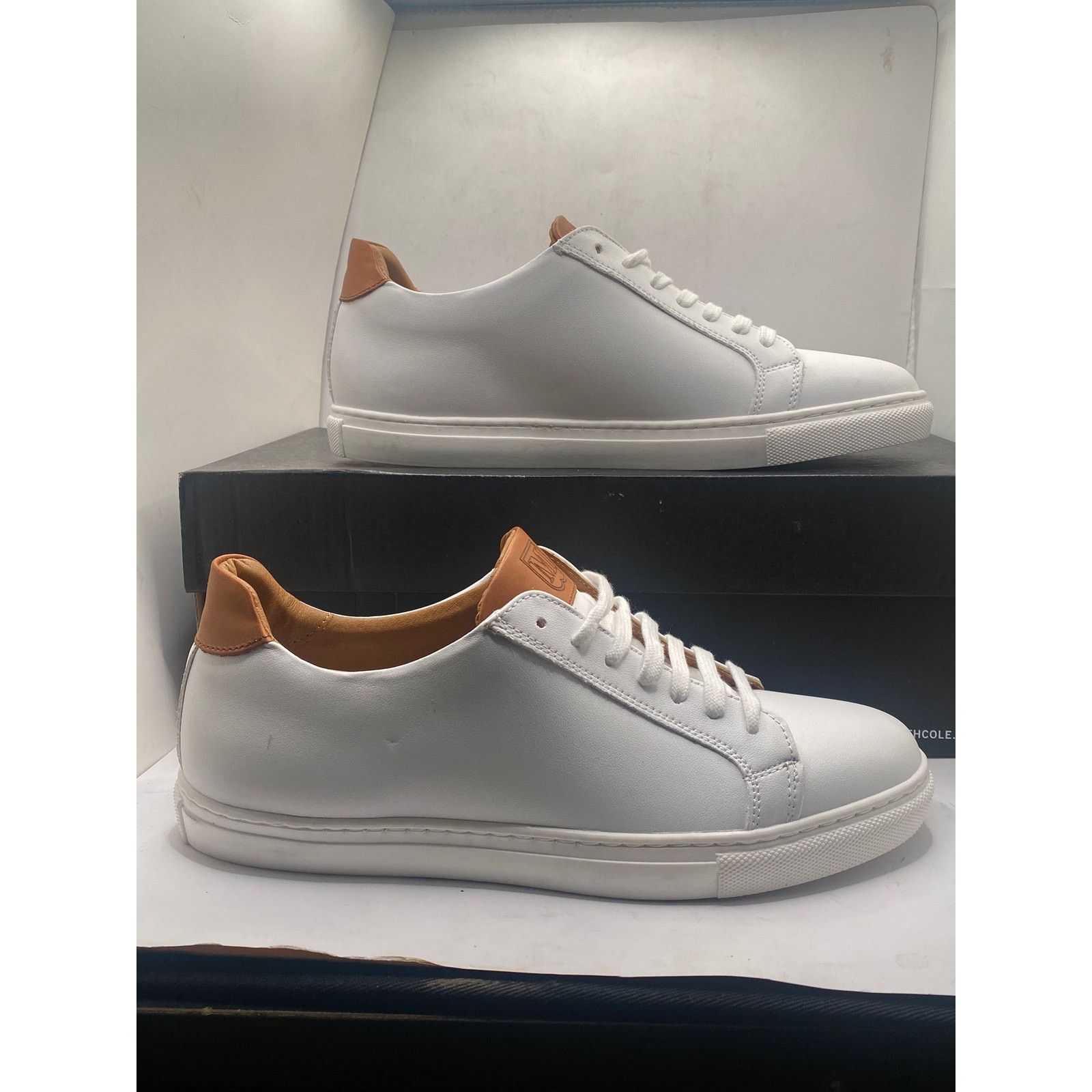 Bruno Magli Bruno Magli Daniel Low Top Sneaker (Men) Size 7 Size US 7 / EU 40 - 1 Thumbnail