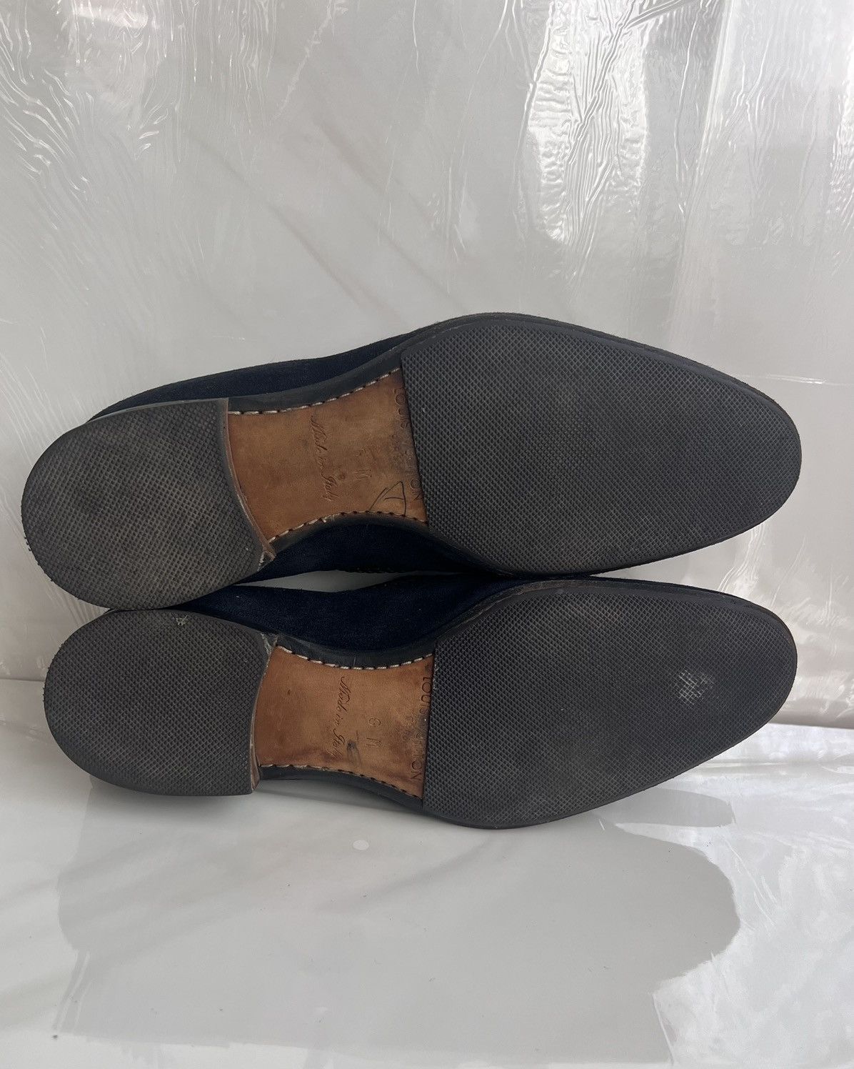 Louis Vuitton Louis Vuitton Men’s Tassel Blue Suede loafers Size US 7 / EU 40 - 9 Thumbnail