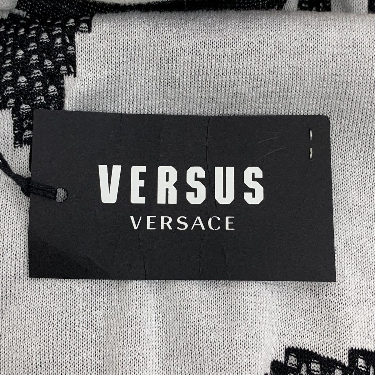 Versace Versace Tiger Head Sleeveless Drawstring Hoodie K26WX Size US XS / EU 42 / 0 - 6 Thumbnail