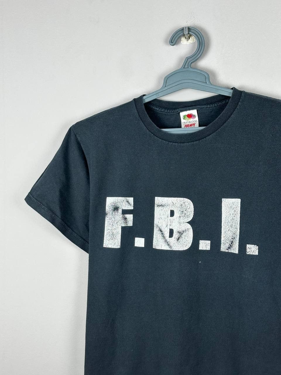 Vintage Vintage 90s FBI Faded Boxy Fit T-Shirt Size US M / EU 48-50 / 2 - 5 Thumbnail