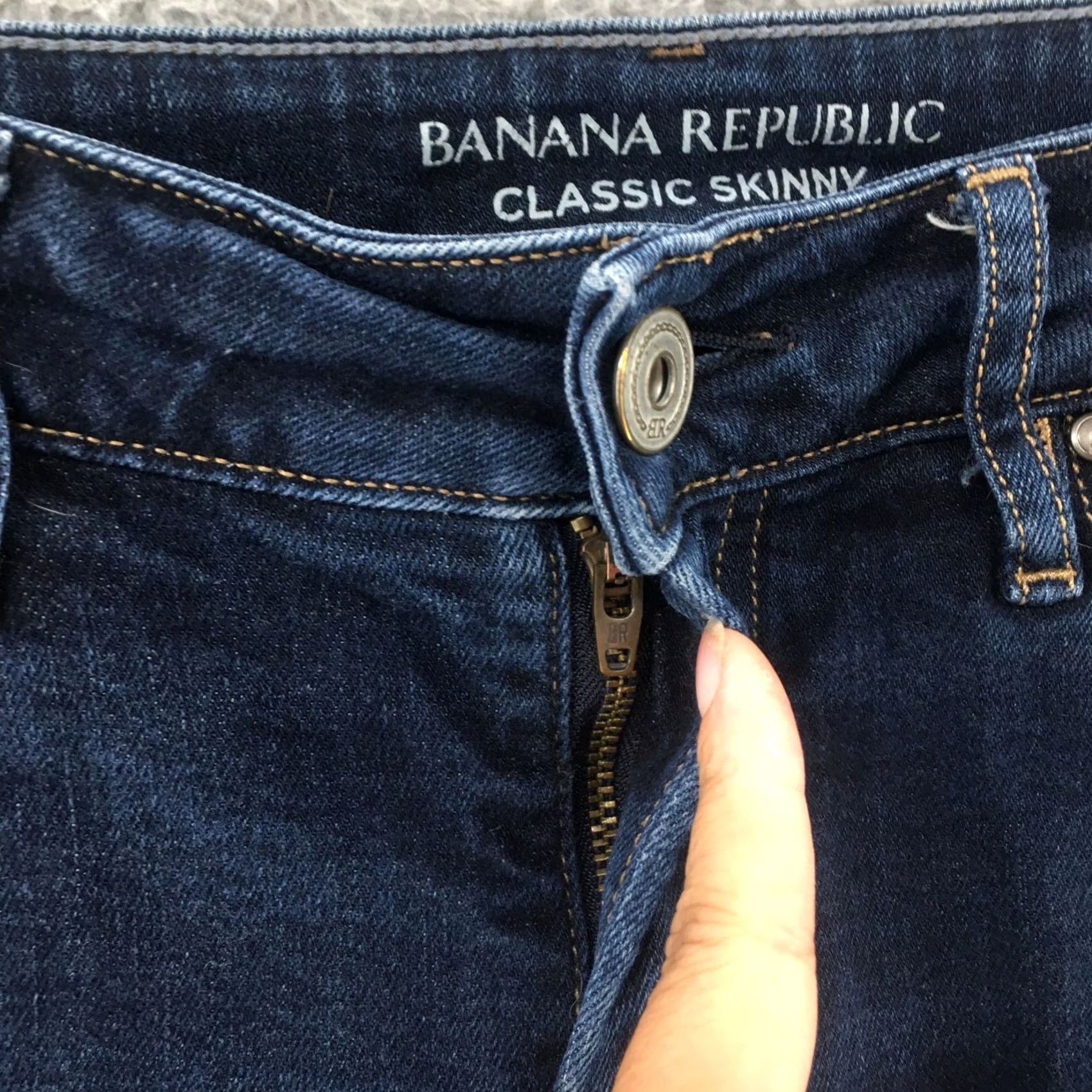 Banana Republic Banana Republic Skinny Jeans Womens 4 Blue Denim Classic Fit Zip Jeans 30x25 Pockets 5-Pocket Denim Cotton Spandex Regular Size Type XS–? Size 27" / US 4 / IT 40 - 4 Thumbnail