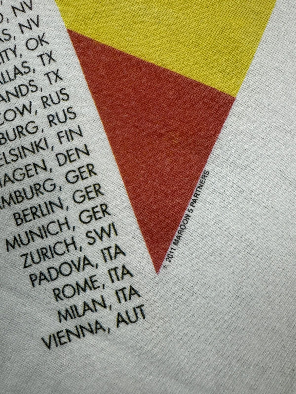 Band Tees × Vintage Vintage 00s Maroon 5 tour graphic band tee merch rare y2k Size US M / EU 48-50 / 2 - 9 Thumbnail