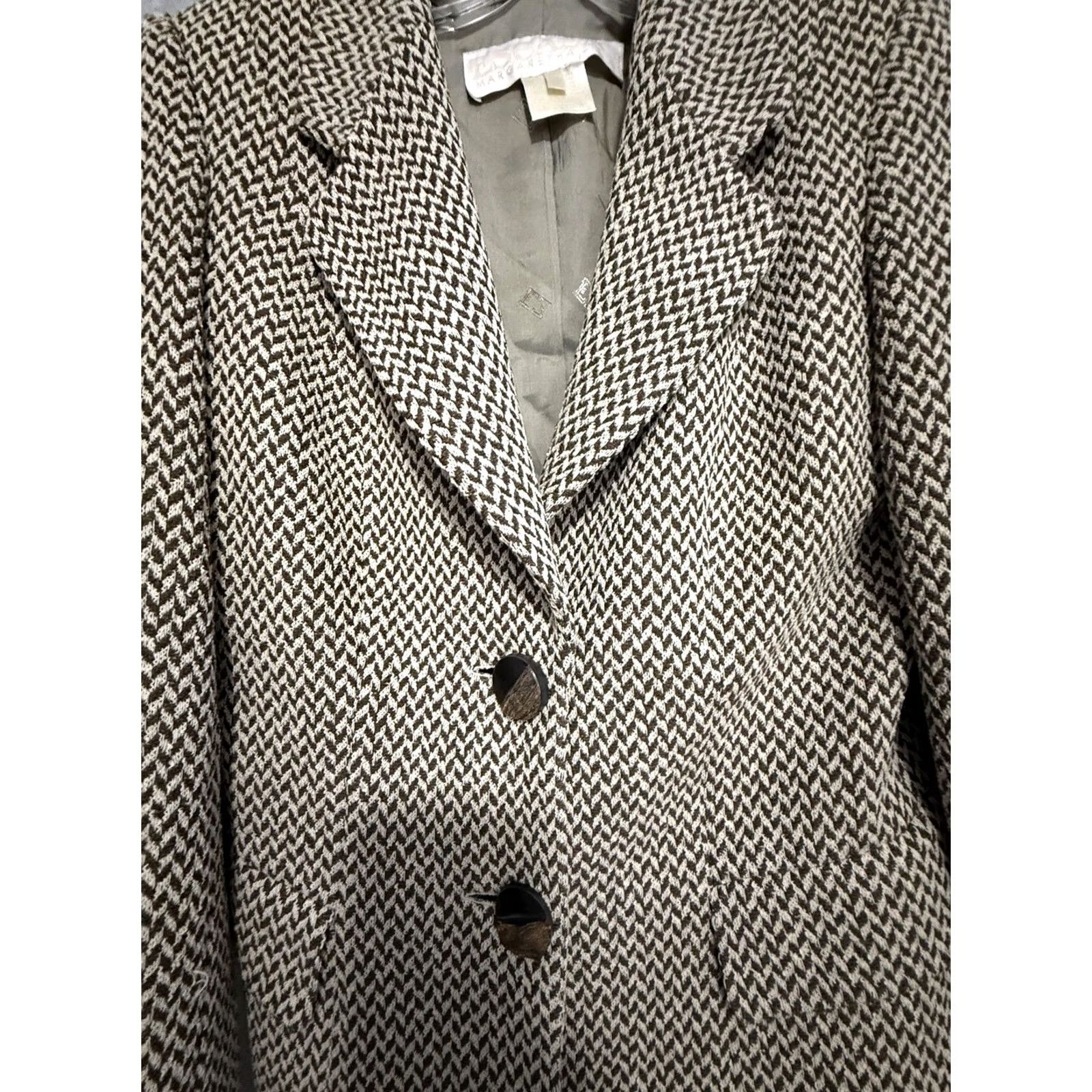 Escada VINTAGE Escada Blazer Womens 38 Brown Herringbone Wool Tweed Three-Button Notch Lapel Tailored Office Workwear Fall Mens? Size XS / US 0-2 / IT 36-38 - 2 Thumbnail