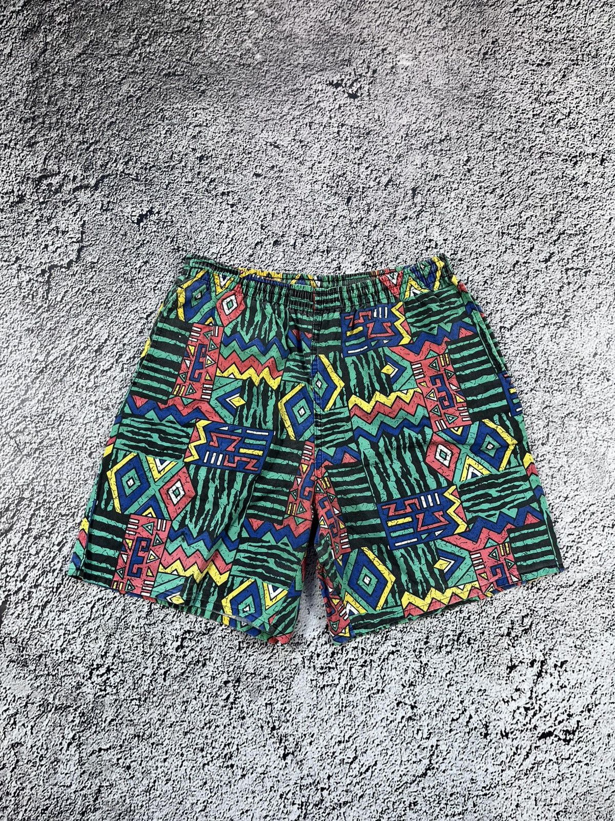 Vintage Vintage 90s art shorts streetwear Hawaiian style size L Size US 34 / EU 50 - 3 Thumbnail