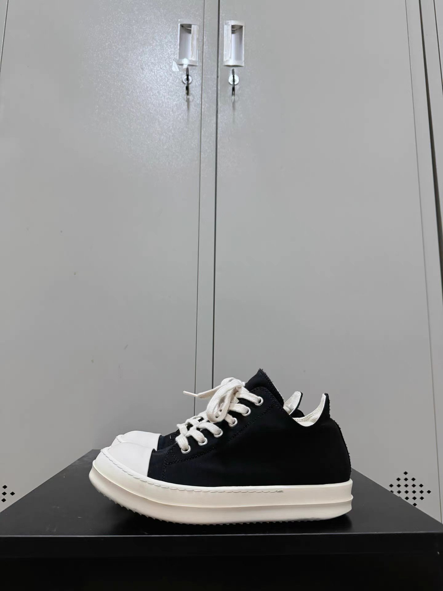 Rick Owens Drkshdw Rick Owens Drkshdw low-top Converse sneakers Size US 6.5 / IT 36.5 - 7 Thumbnail