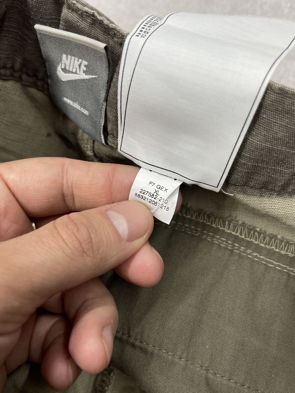 Nike Vintage Nike Cargo Pants Grey Drill Y2K TECH ACG TN Size US 36 / EU 52 - 11 Thumbnail