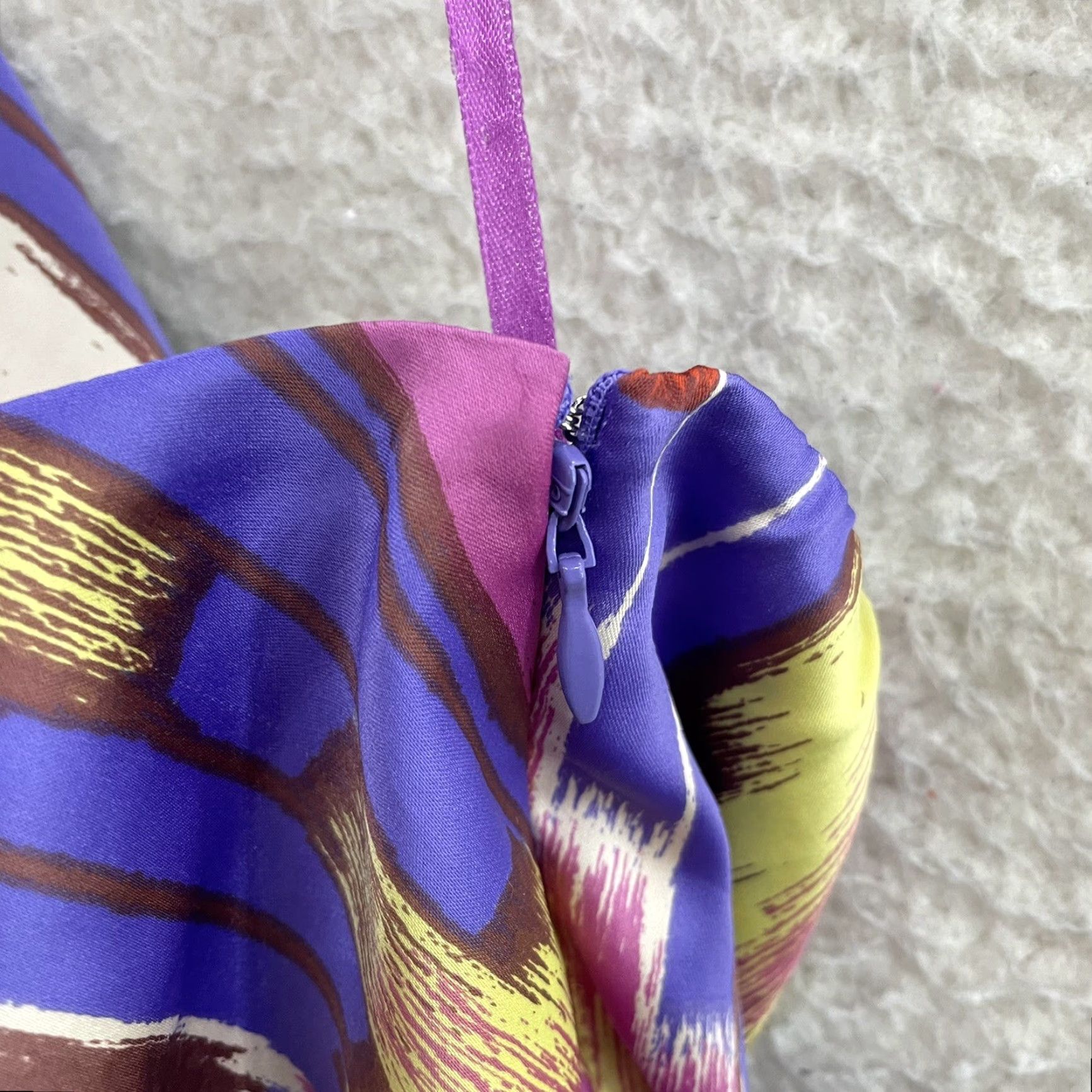 Vintage VINTAGE Y2K Halter Top Purple Satin 70s Groovy Disco Pattern Keyhole Shirt M Womens Size M / US 6-8 / IT 42-44 - 4 Thumbnail