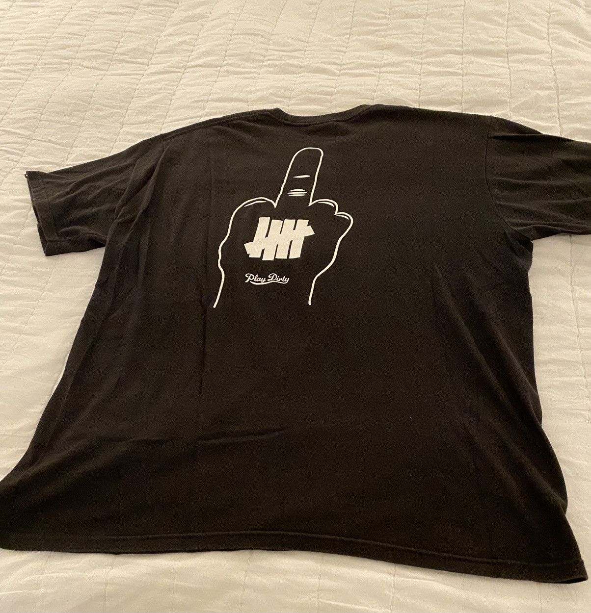 Undefeated Undefeated Middle Finger Play Dirty T-shirt Large Size US L / EU 52-54 / 3 - 13 Thumbnail
