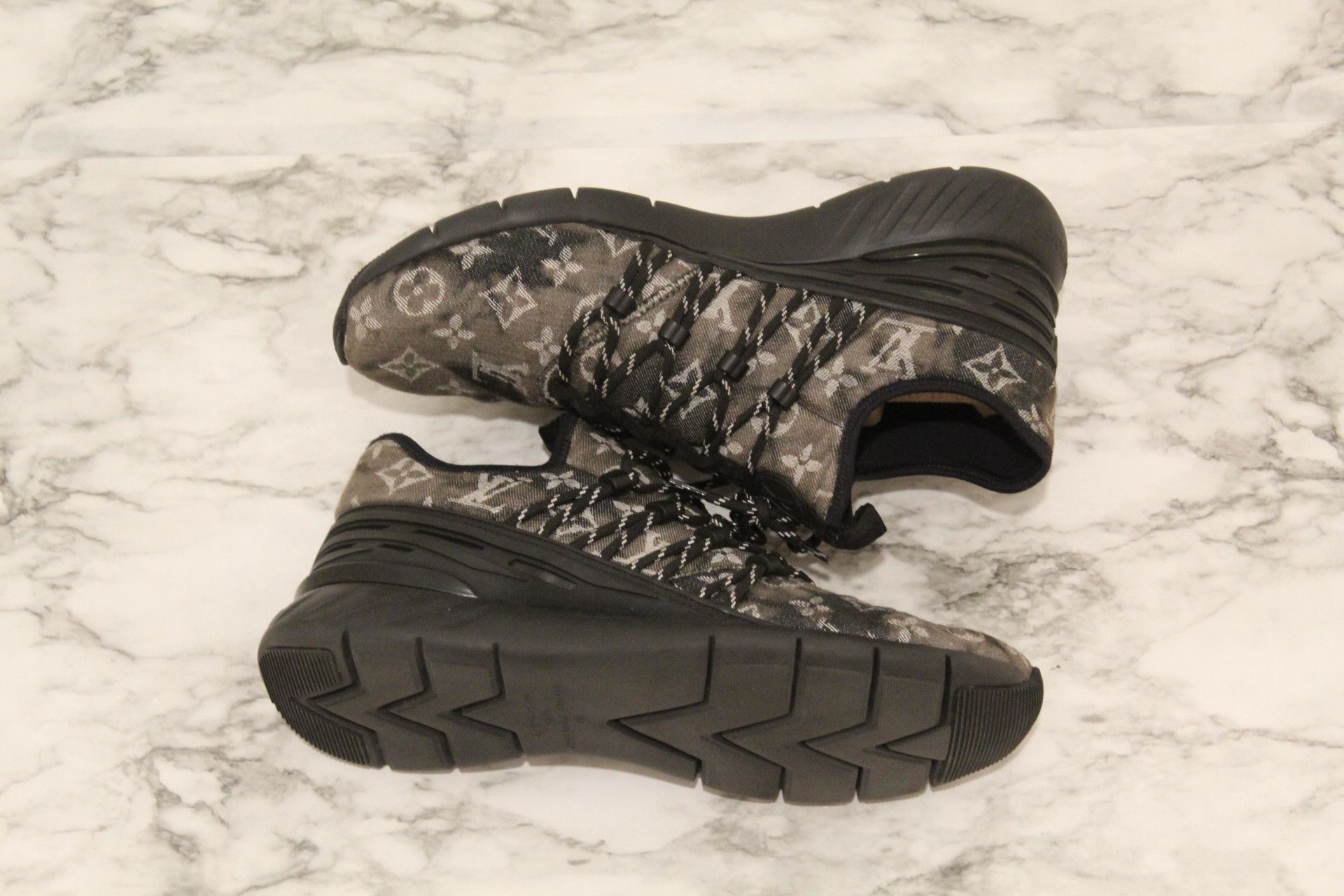Louis Vuitton Louis Vuitton Fastlane Monogram Sneakers Black Denim Size US 9.5 / EU 42-43 - 5 Thumbnail