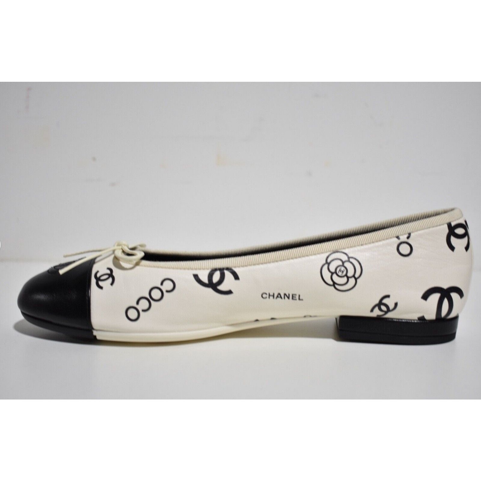 Chanel 23P CC Coco Logo Cap Toe Bow Tie Ballet Ballerina Flat 39 Size US 9 / IT 39 - 9 Thumbnail