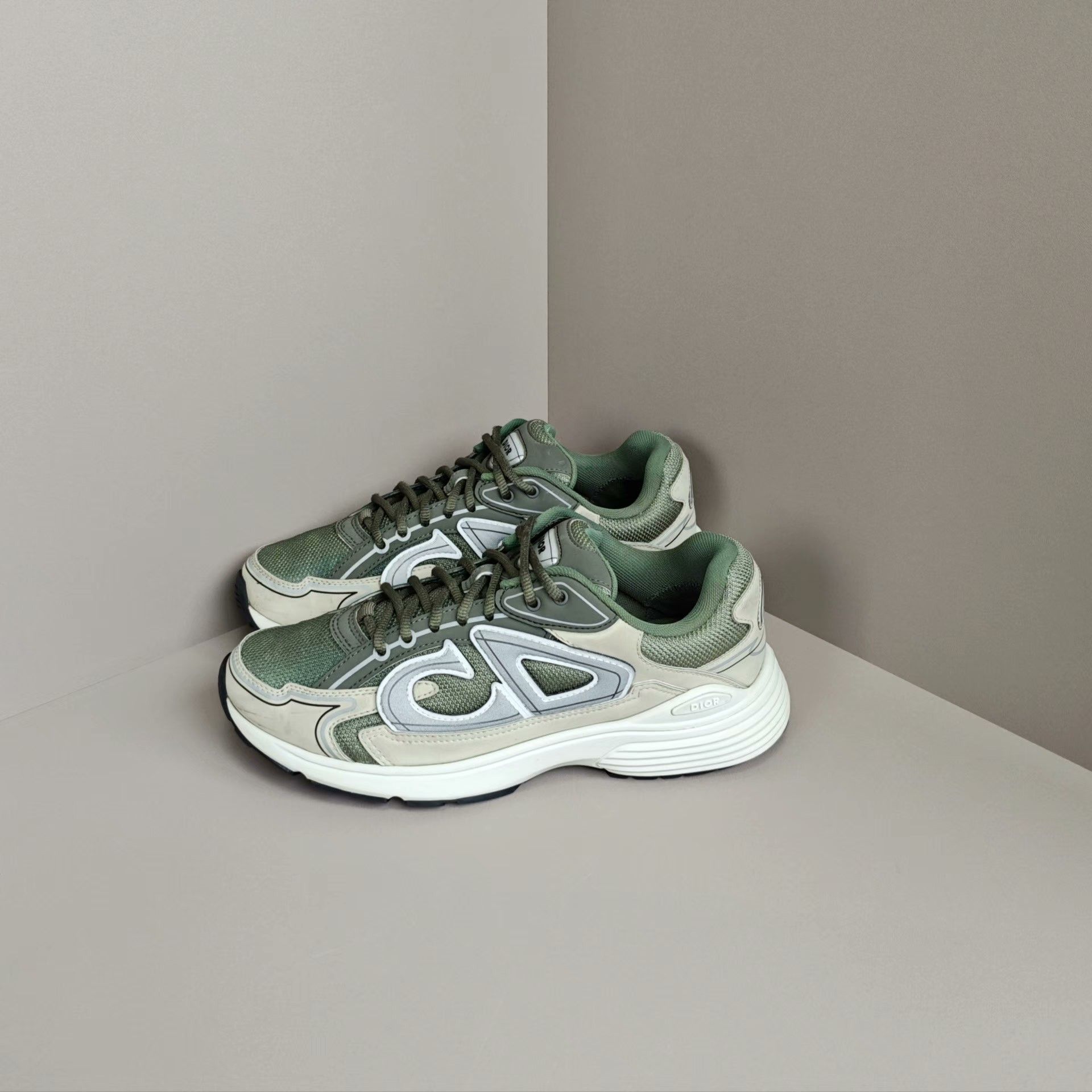 Dior Dior Casual Lowtop Sneakers 8 Men Size US 8 / EU 41 - 1 Thumbnail