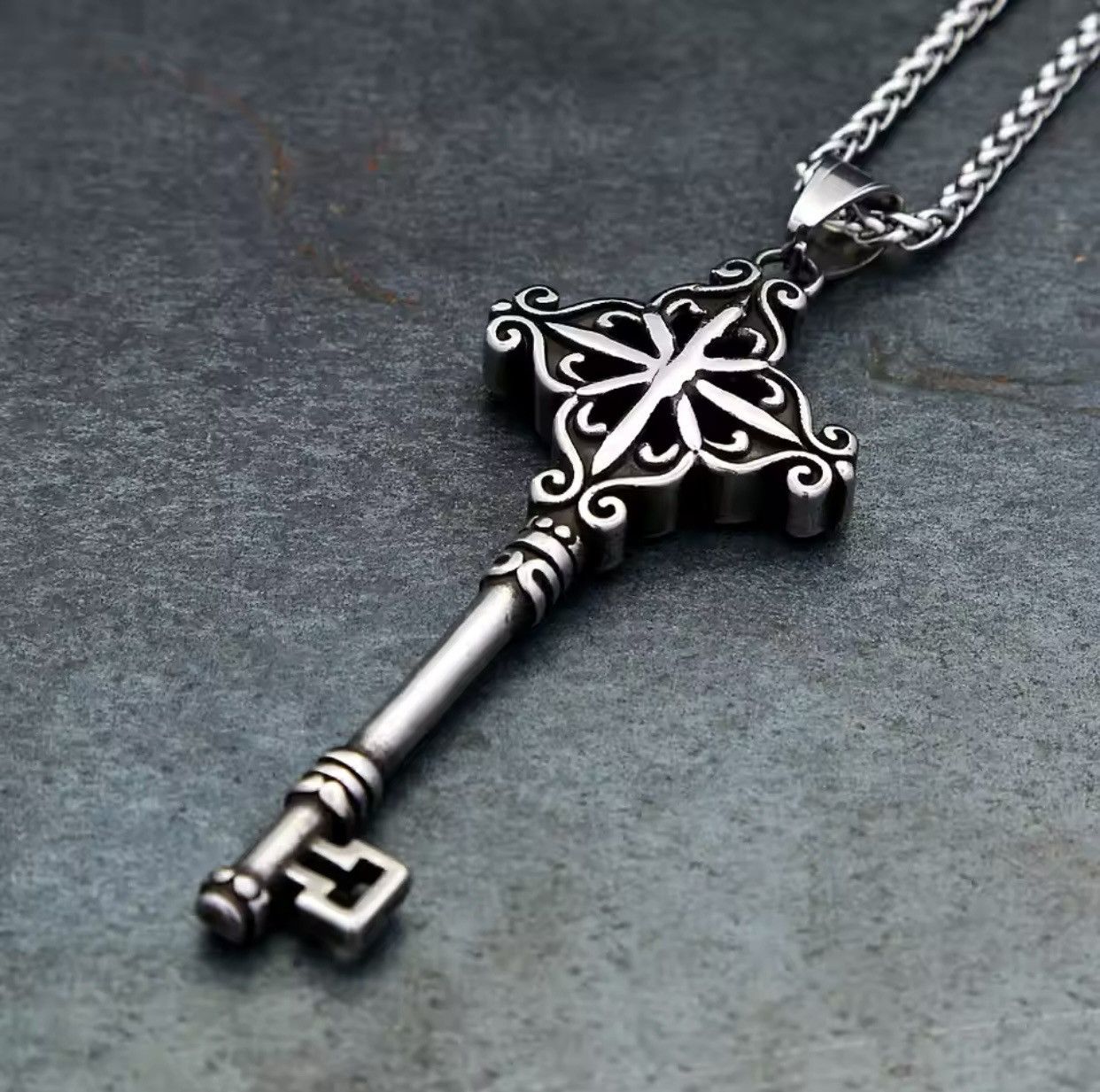 Jewelry Large Size Vintage Key Necklace Size ONE SIZE - 3 Thumbnail