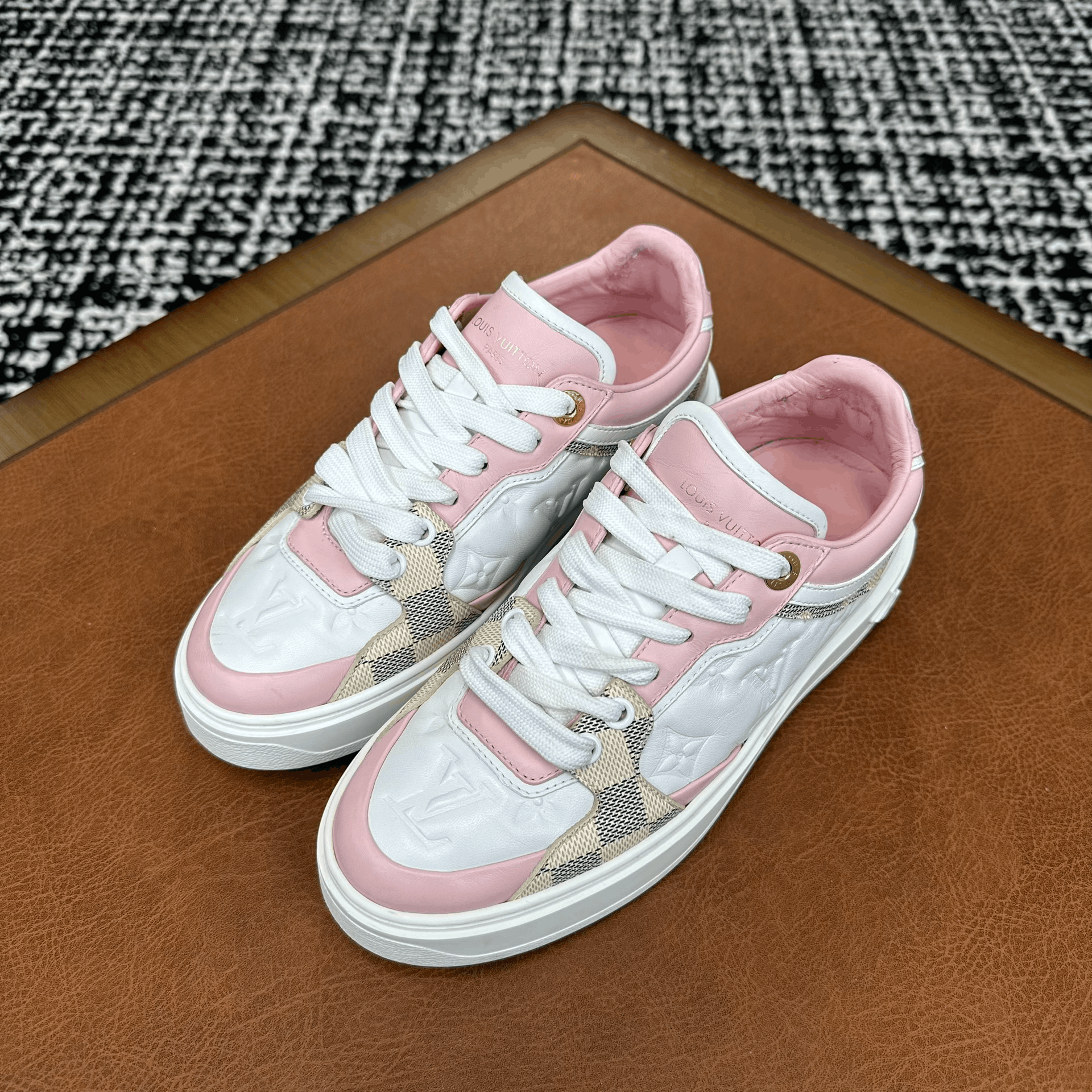 Louis Vuitton Louis Vuitton Pink Lowtop Sneakers it_35-5 Women Size US 5.5 / IT 35.5 - 1 Thumbnail
