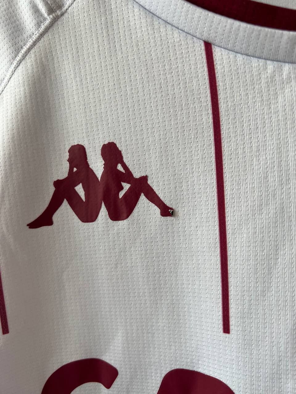 Kappa 2021/22 ASTON VILLA #23 COUTINHO AWAY SOCCER JERSEY SHIRT L Size US L / EU 52-54 / 3 - 7 Thumbnail