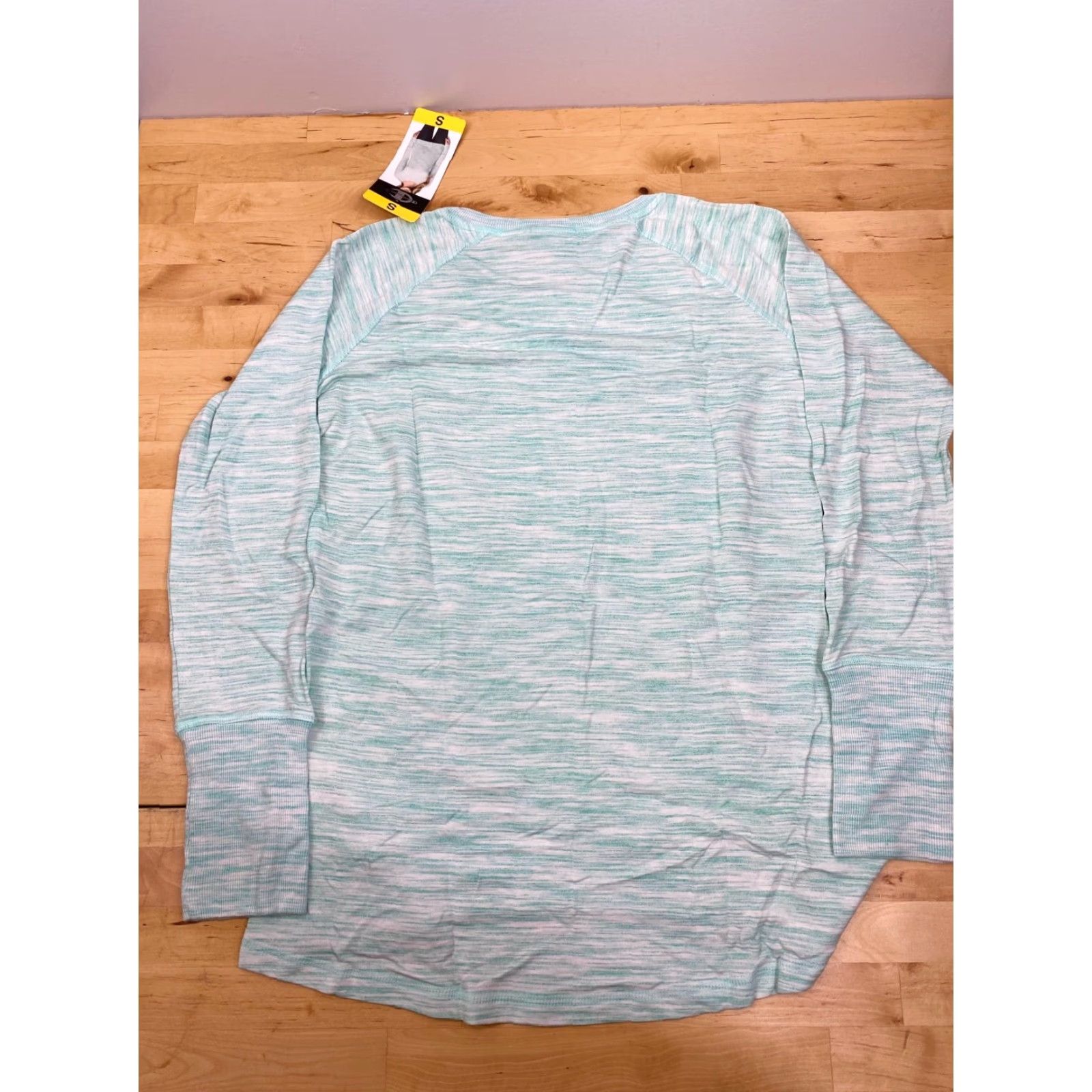 Champion NWT Champion T Shirt Long Sleeve Womens Sea Foam Green Small/ White #3520 Size S / US 4 / IT 40 - 7 Thumbnail
