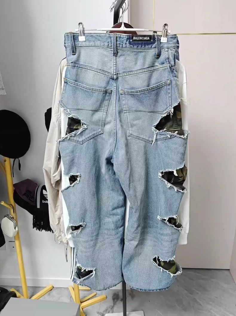 Balenciaga Balenciaga size XXS Tomorrowland Double Camo Cow King Jeans Size US 26 / EU 42 - 2 Thumbnail