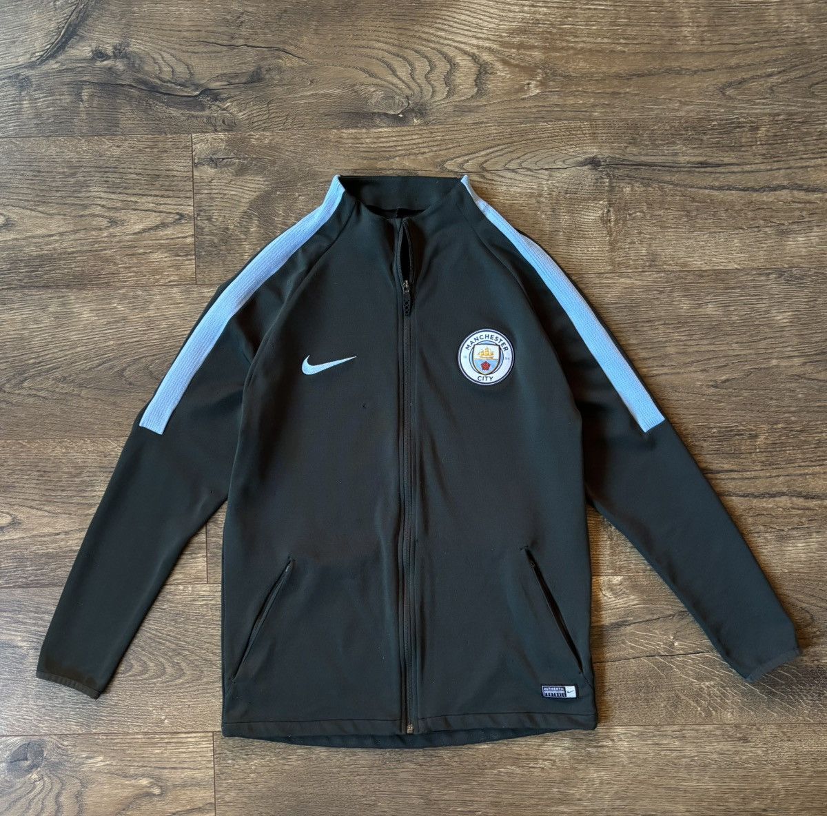 Nike Vintage Manchester city track jacket size M Size US M / EU 48-50 / 2 - 1 Thumbnail