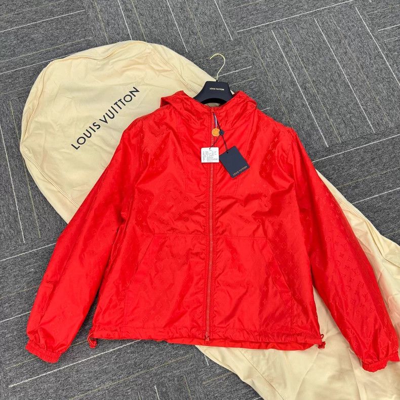 Louis Vuitton Louis Vuitton Red double-sided presbyopic full print tag a Size US XXL / EU 58 / 5 - 5 Thumbnail