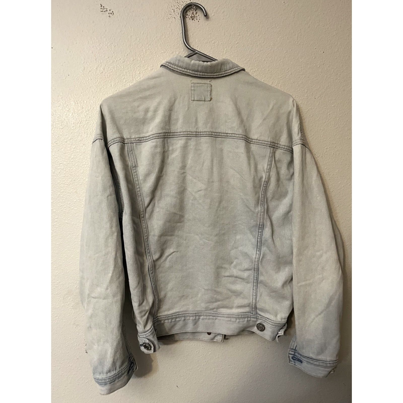American Eagle Outfitters American Eagle Outfitters Jacket Women's XS Light Wash Distressed Denim Long Sleeve Blue Size 26" / US 2 / IT 38 - 3 Thumbnail