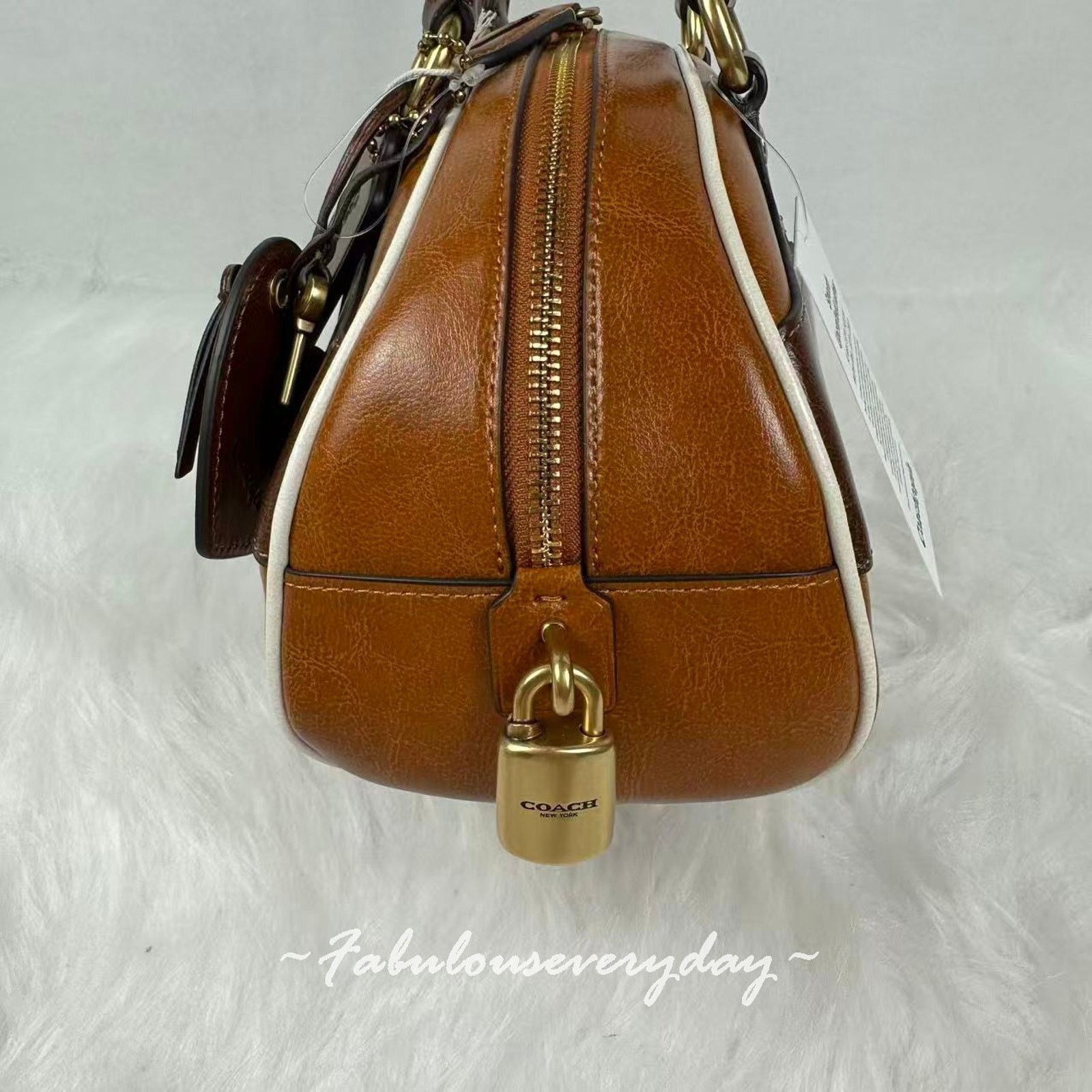 Coach Coach Coachtopia Bowling Shoulder Bag Tan/Saddle CDU49 NWT Size ONE SIZE - 6 Thumbnail