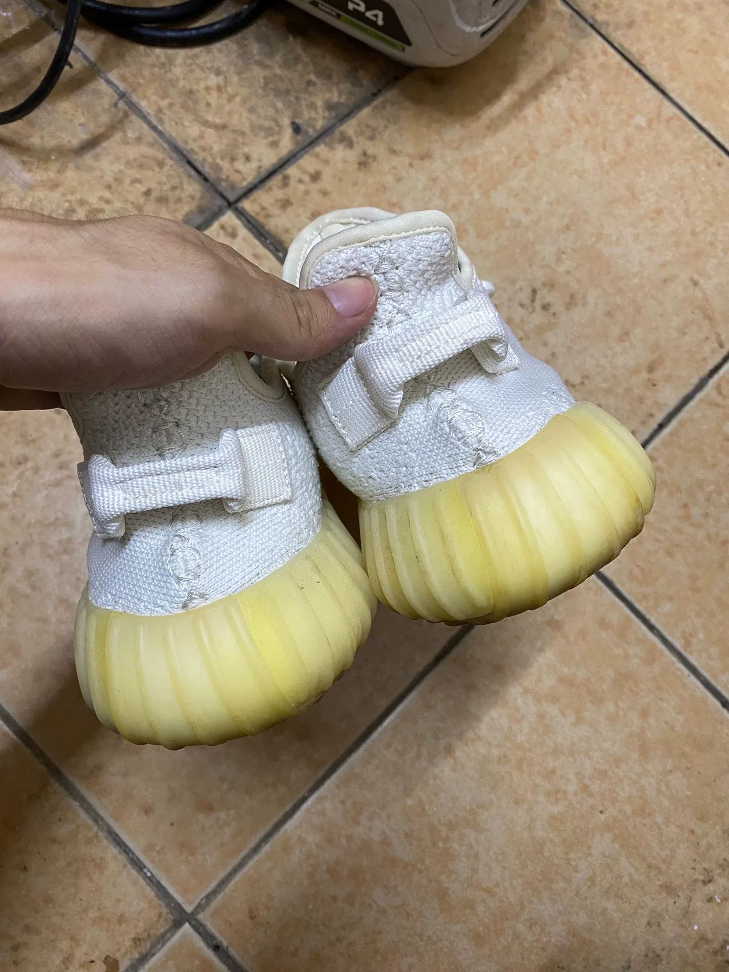 Adidas Adidas YEEZY350 White Lowtop Sneakers 40 Men Size US 7.5 / EU 40-41 - 1 Thumbnail