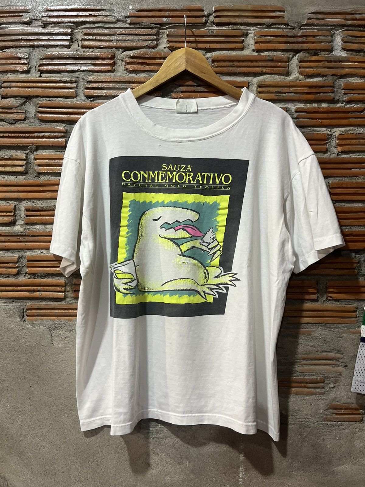 Vintage Vintage SAUZA CONMEMORATIVO Natural Gold Tequila Promo 90’s Size US XL / EU 56 / 4 - 2 Thumbnail