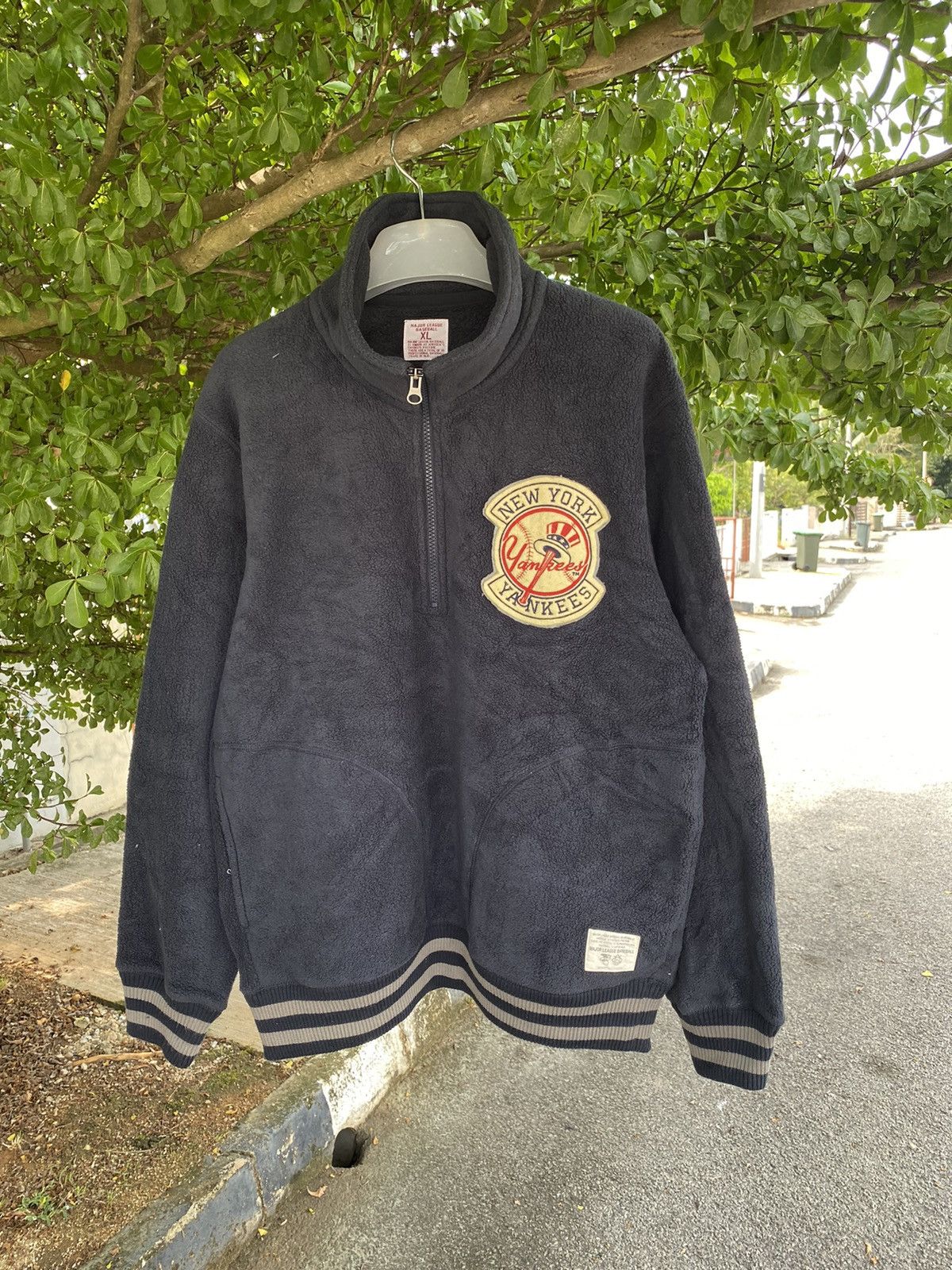 Hypebeast × New York Yankees Uniqlo X MLB New York Yankees Fleece Jacket Size US XL / EU 56 / 4 - 2 Thumbnail