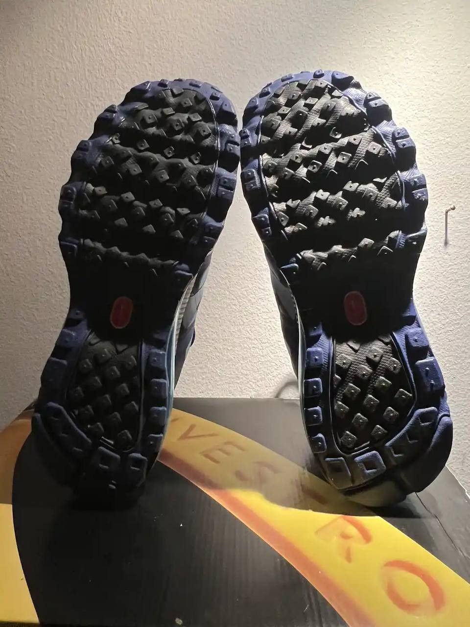 Nike Nike X Livestrong Size US 8 / EU 41 - 3 Thumbnail