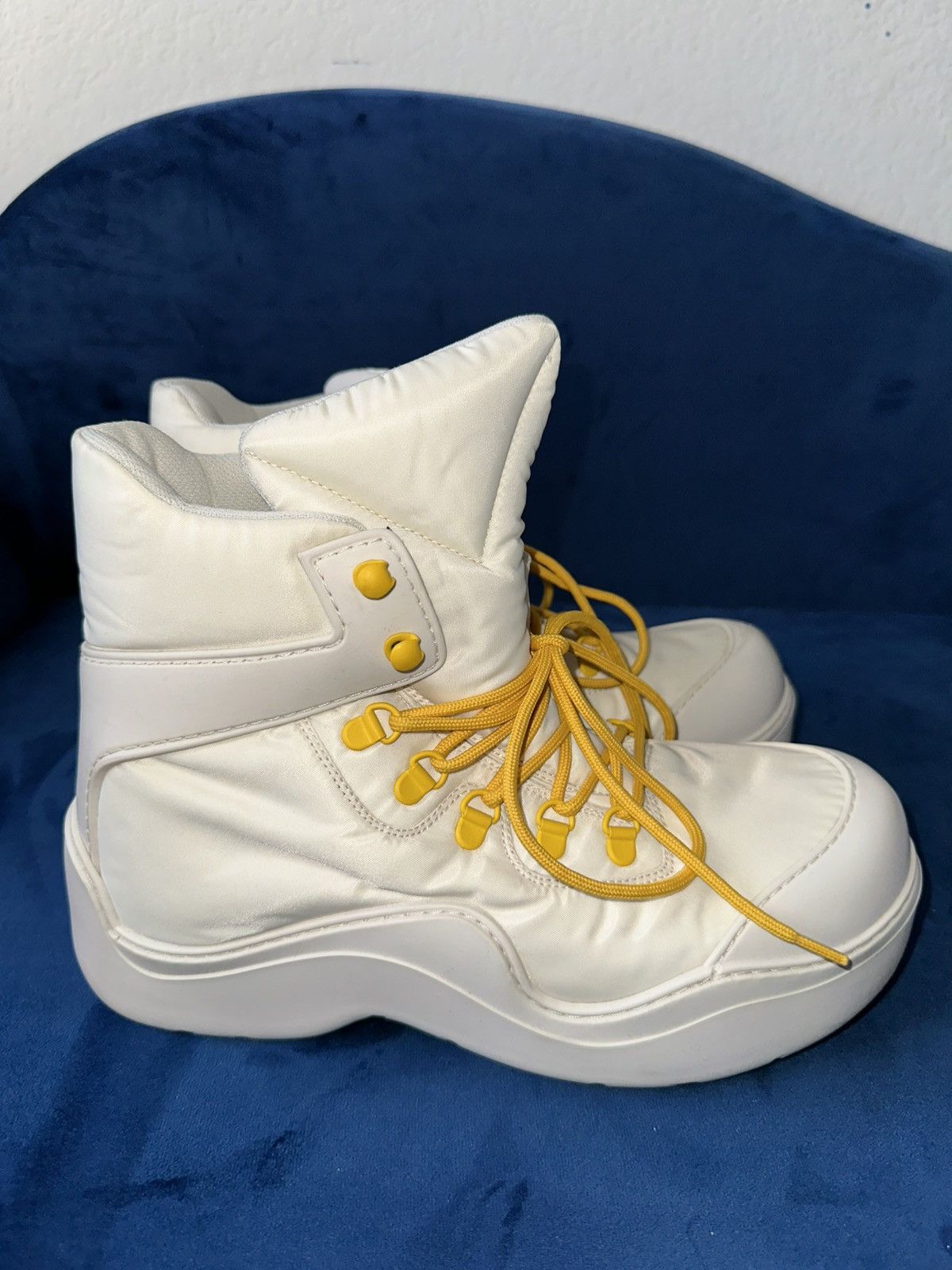 Bottega Veneta Bottega Veneta Puddle Ankle Boot Bomber White Size US 8 / EU 41 - 5 Thumbnail