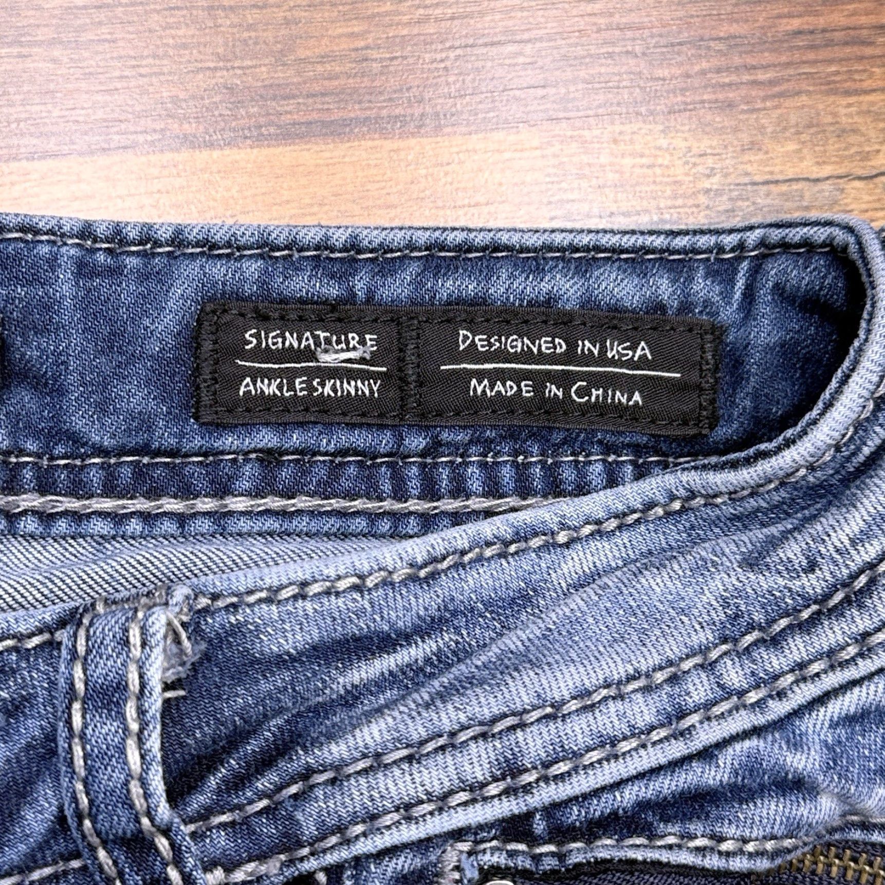 Miss Me Miss Me Jeans Skinny Womens 25X27 Low Rise Distressed Zipper 5-Pocket Denim Blue Size 42" / US 20 - 4 Thumbnail