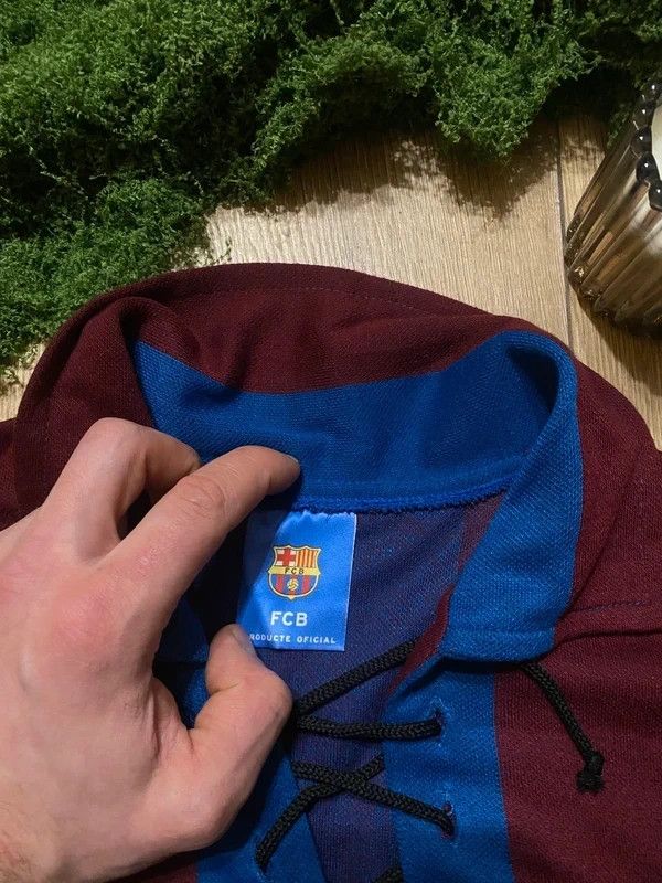 Other FC Barcelona 1920 Jersey Edition Socios 2005 Official Size US L / EU 52-54 / 3 - 5 Thumbnail