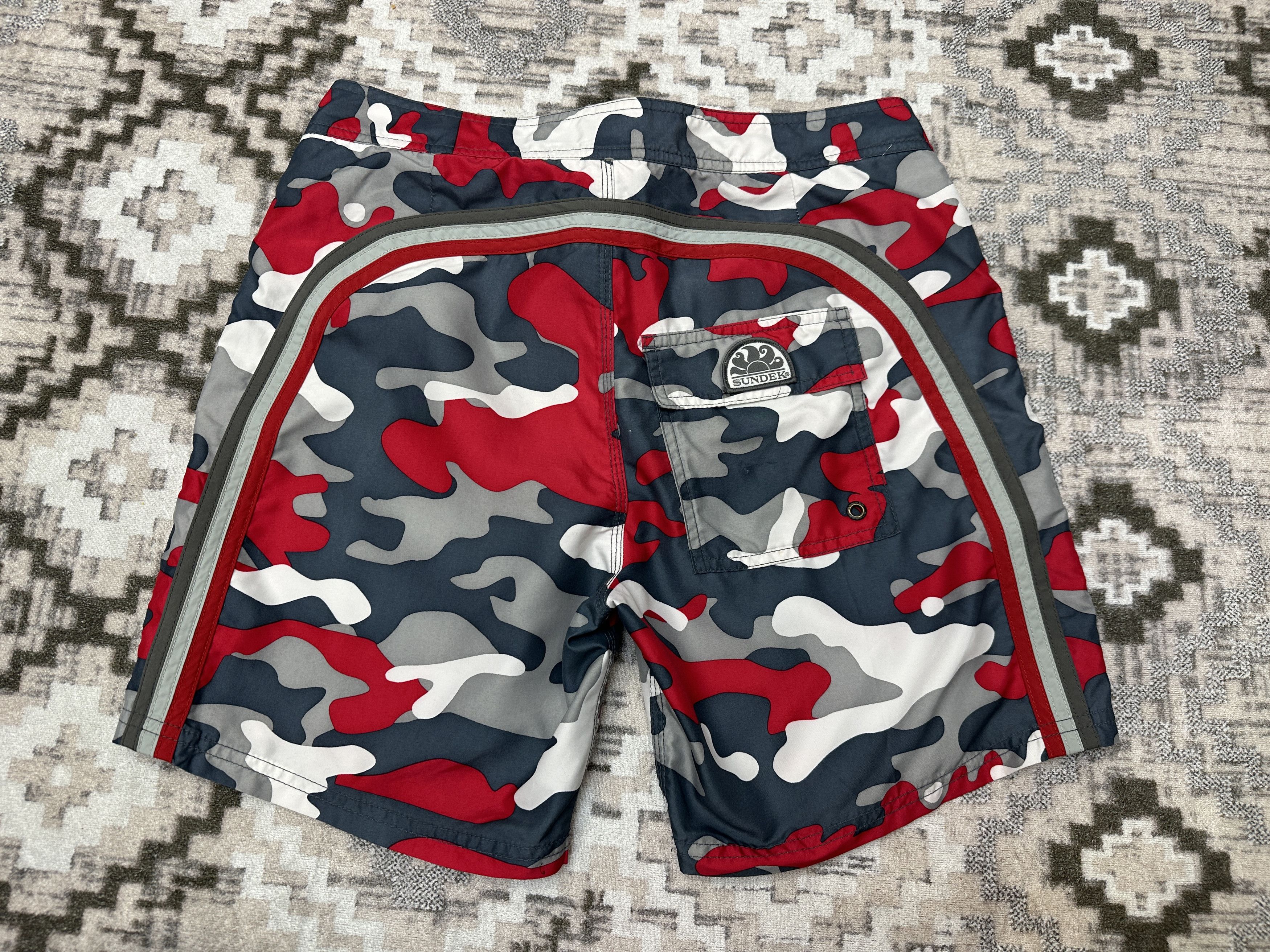 Sundek Sundek 31 Camouflage Beach Shorts Trunks BathSuit Size 31 S Size US 31 - 1 Thumbnail