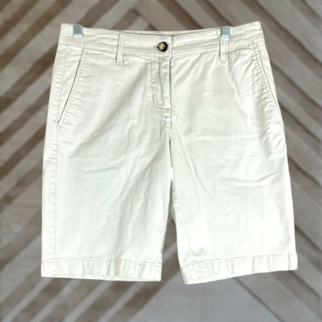Tommy Bahama Tommy Bahama Womens Shorts Beige Midi Chino Island Life Stretch 4 Size 27" / US 4 / IT 40 - 1 Thumbnail