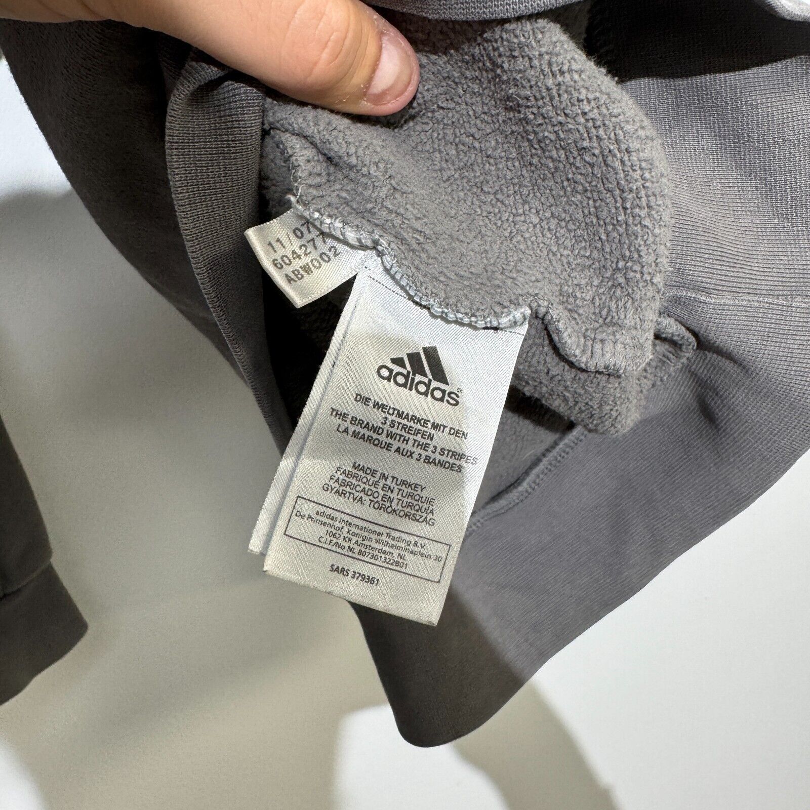Adidas × Vintage Vintage Adidas Unisex Gray Cotton Crewneck Size S Gosha YZY Size US S / EU 44-46 / 1 - 13 Thumbnail