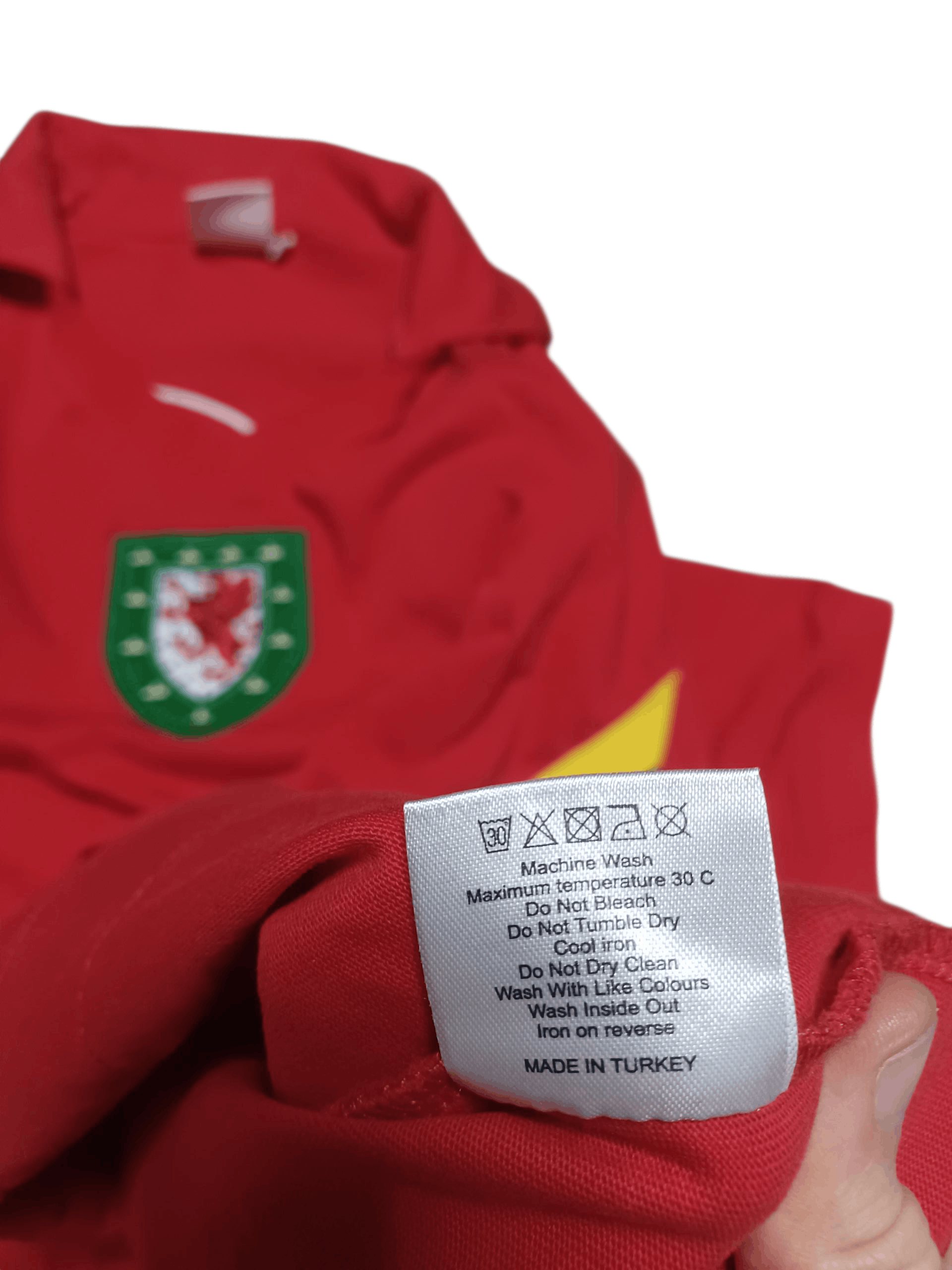 Other WALES VINTAGE 1976 STYLE OFFICIAL MERCH SOCCER JERSEY Size US XXL / EU 58 / 5 - 5 Thumbnail