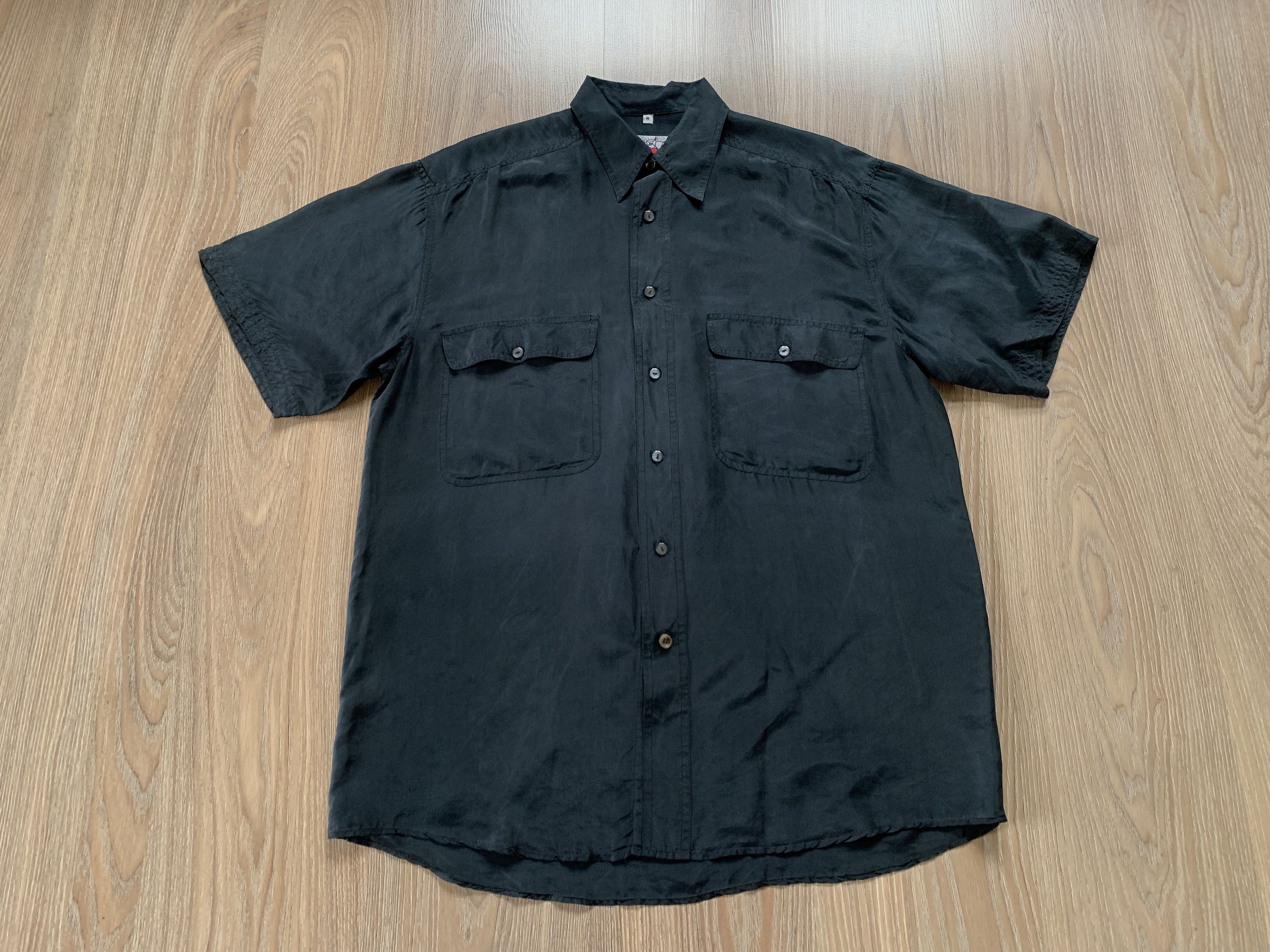 Band Tees Vintage Heart Patch Silk Short Sleeve Button Up Shirt Size US M / EU 48-50 / 2 - 2 Thumbnail