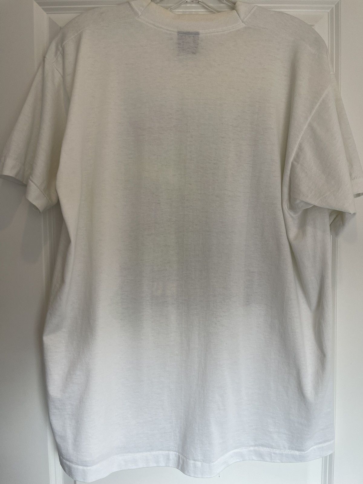 Vintage Vintage 1992 Hershey’s 5th Avenue Chocolate T-Shirt Size US L / EU 52-54 / 3 - 6 Thumbnail