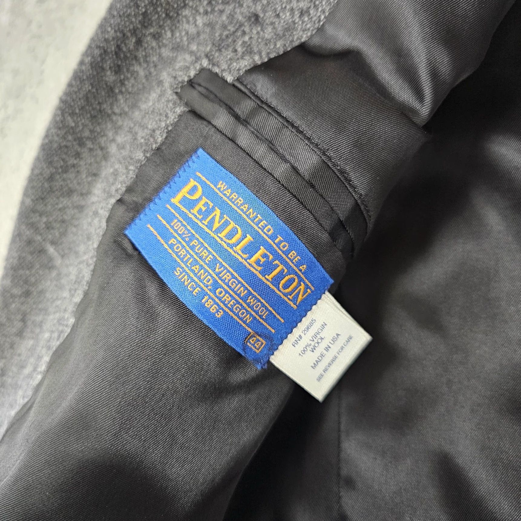 Pendleton VINTAGE Pendleton Jacket Mens 44 Gray Wool Suede Elbow Patches 80s Size US S / EU 44-46 / 1 - 5 Thumbnail