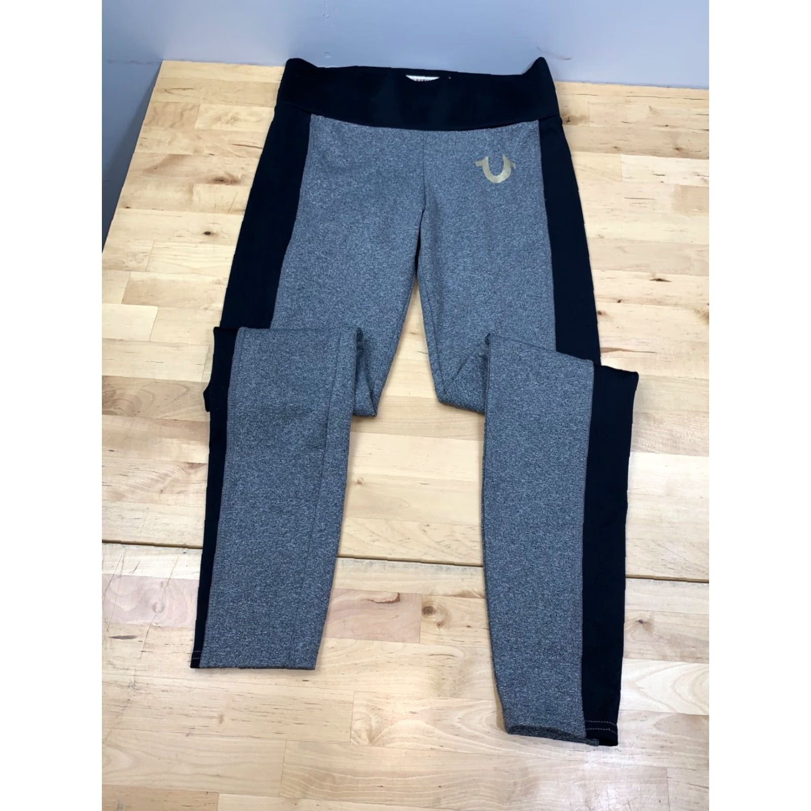 True Religion True Religion Leggings Womens XS Gray Casual Ankle Rise Mid 8.5-10.5 in - Solid Pattern Womens XS Gray Leggings Size 26" / US 2 / IT 38 - 2 Thumbnail