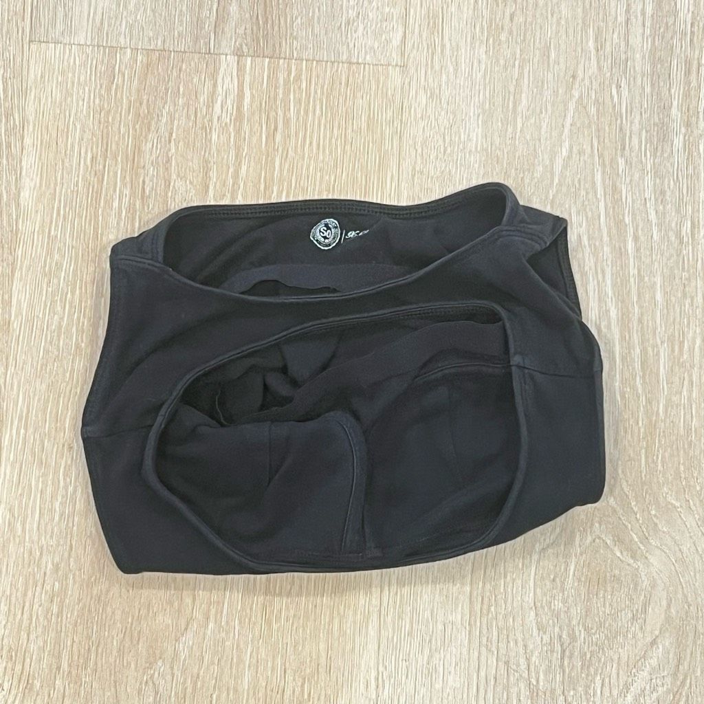 Other So Black Built in Bra Crop Top, Large Keyhole Cutout Back, S Size XS / US 0-2 / IT 36-38 - 4 Thumbnail
