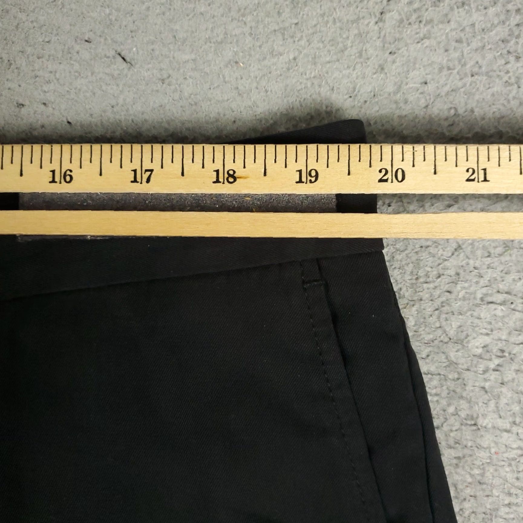 Tommy Bahama VINTAGE Tommy Bahama Shorts Mens Size 40 Flat Front Silk Black Casual Chino Size US 40 / EU 56 - 4 Thumbnail