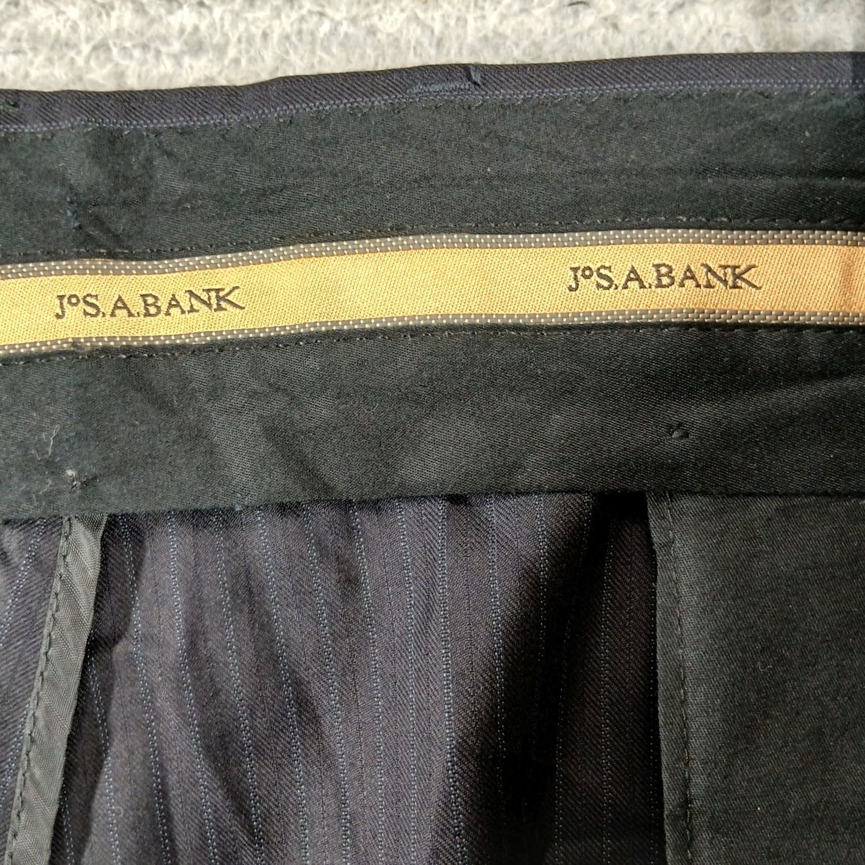 Jos. A. Bank JoS. A. Bank Navy Pinstripe Suit Pants 100% Wool Pleated Cuffed 40 RG Size 40R - 4 Thumbnail