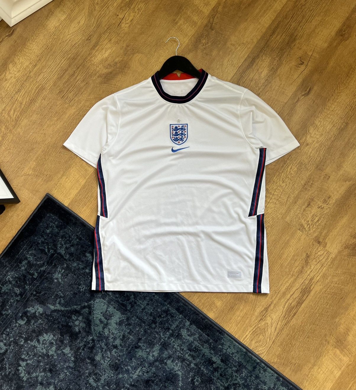 Nike England Nike soccer jersey white center logo blokecore ! Size US XL / EU 56 / 4 - 10 Thumbnail